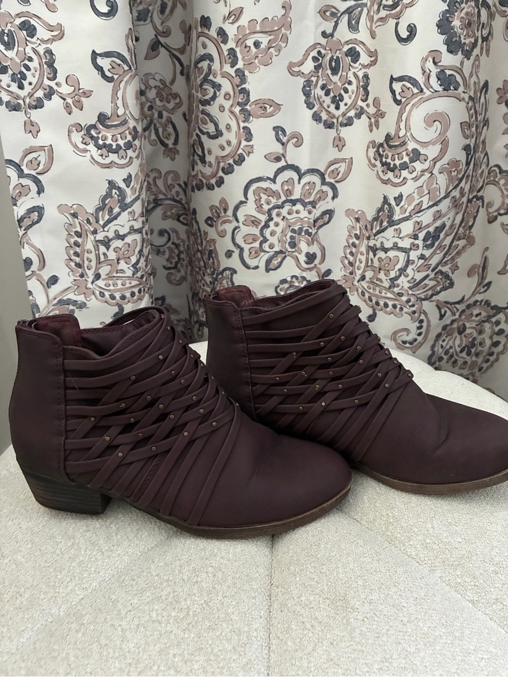 SO Kohls Women's Strappy Ankle Boot - Deep Plum